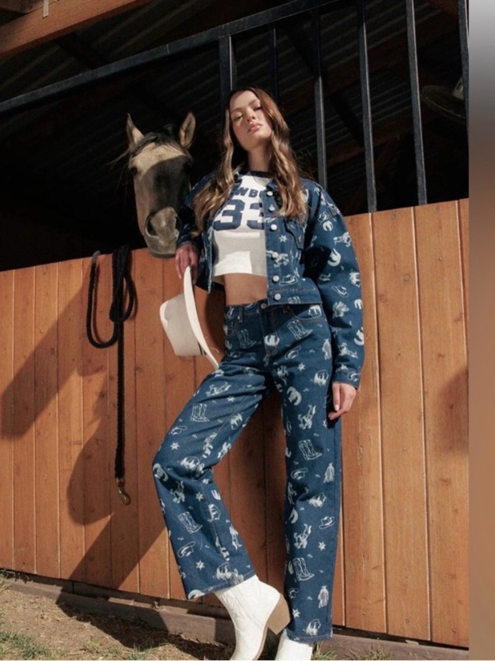 Cali 1850 Western Print Wide Leg Crop Ankle Sark Wash Denim Jeans Size 26/3